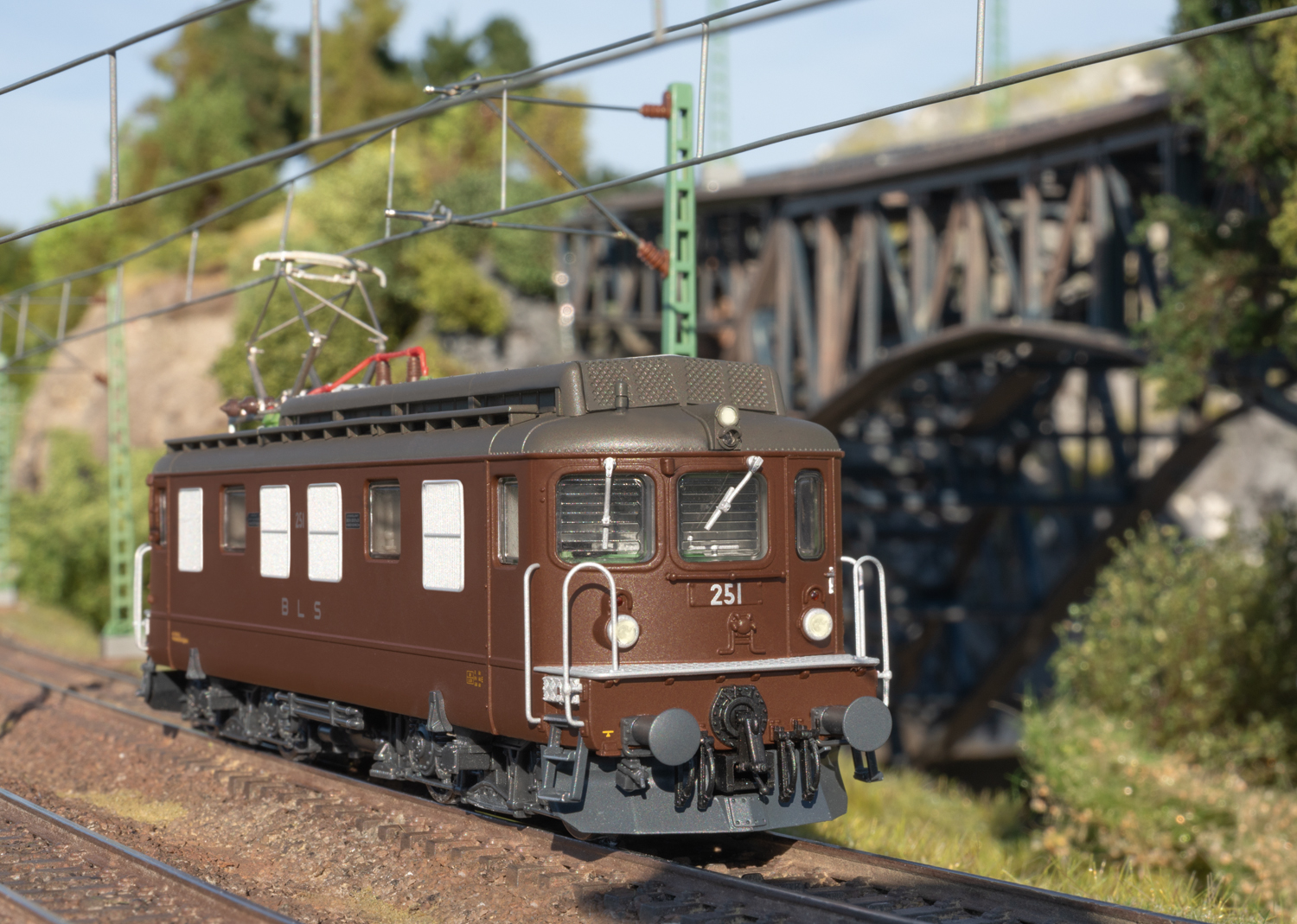 Class Ae4/4 electric locomotive of the Bern-Lötschberg-Simplon-Bahn (BLS.) Now available as a PDF, with all the key information summarised in a concise format