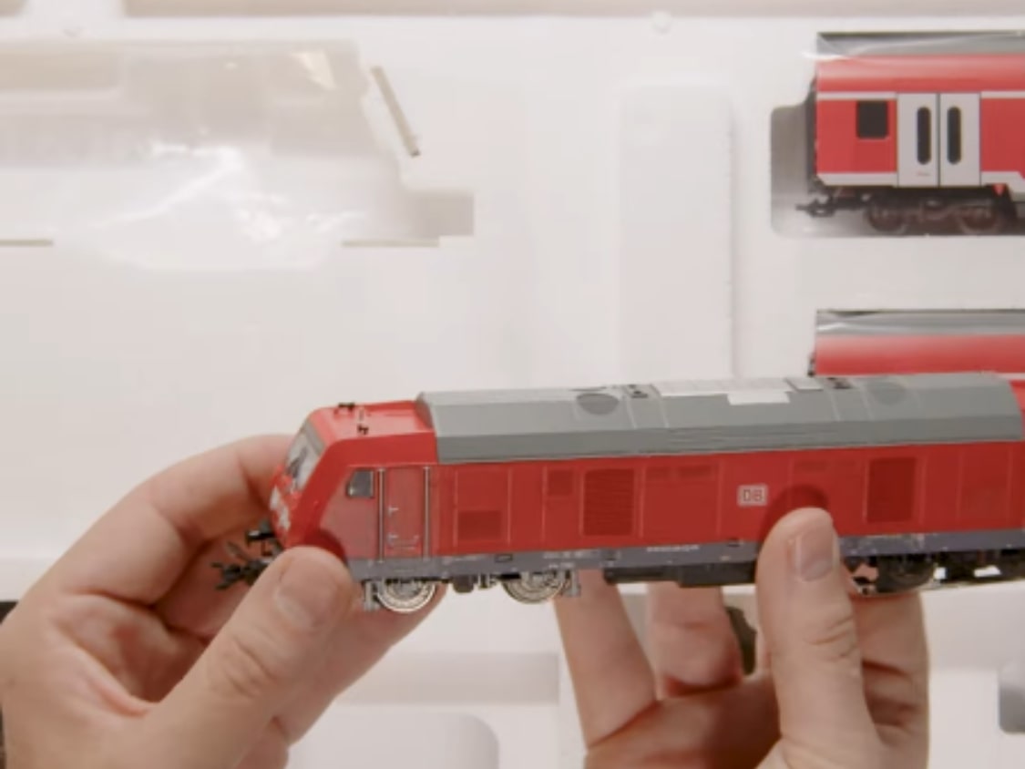 Unboxing der Märklin Startpackung Regional-Express.